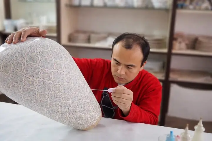 هنر به مثابه توانمندی؛ روایت میناکاری یک توانیاب همدانی