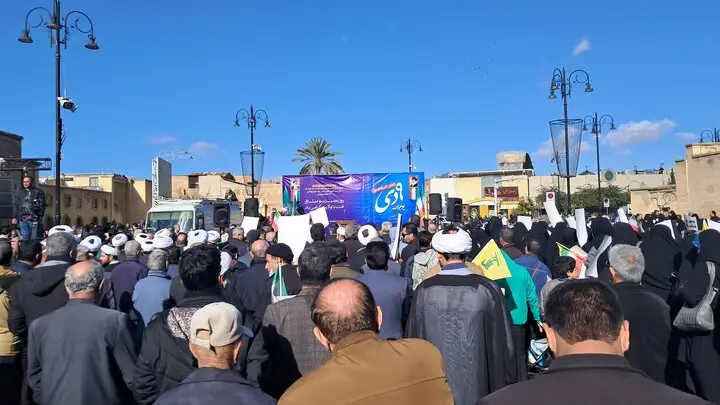 آغاز تجمع مردمی گرامیداشت حماسه ۹ دی در شیراز