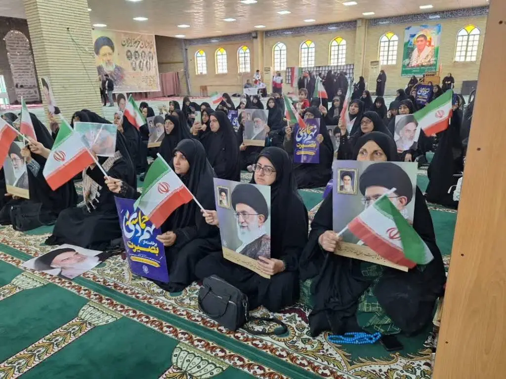 امام جمعه گناوه: حماسه ۹ دی فاتحه انقلاب رنگی در ایران را خواند