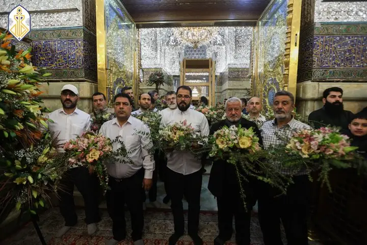 پخت کیک ۲۰۰ متری و گل آرایی حرم کاظمین به مناسبت ولادت امام جواد(ع)