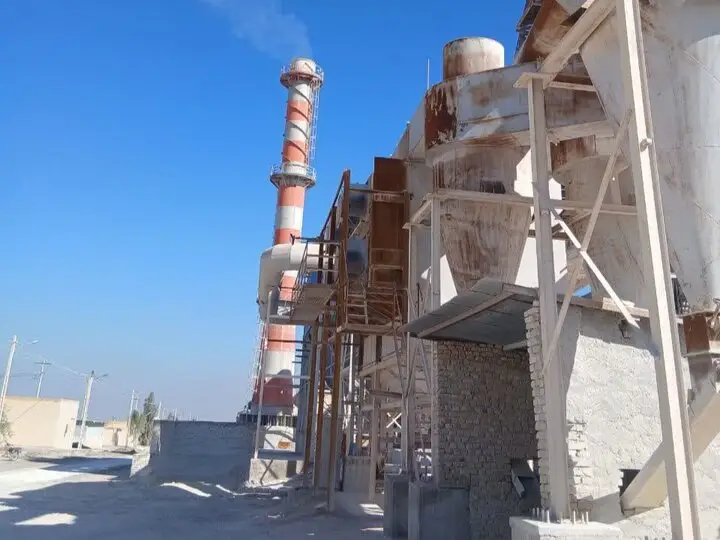یک واحد تولید آهک صنعتی آلاینده در اردکان با دستور قضایی پلمب شد