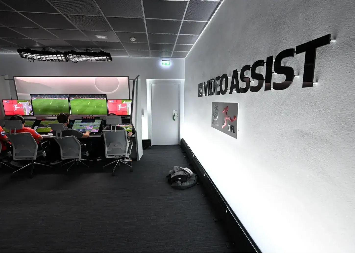 راز «زیرزمین کلن» در تصمیم‌گیری VAR بوندسلیگا که تا ۲۰۲۷ تغییر می‌کند!