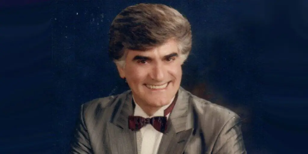 قاب تاریخ | ویگن جوان درحال اجرا؛ دهه 40