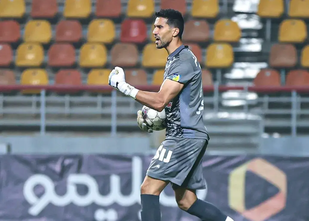 محرم نویدکیا در آستانه بحران بزرگ؛ سپاهان بدون گلر ذخیره مقابل استقلال؟