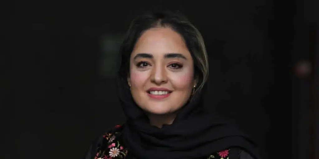 نرگس محمدی با کلاه پیلباکس