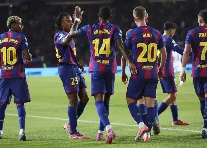 ستاره‌های بارسا در مه غلیظ فرودگاه سویا گیر افتادند؛ بازی در هاله‌ای از ابهام!