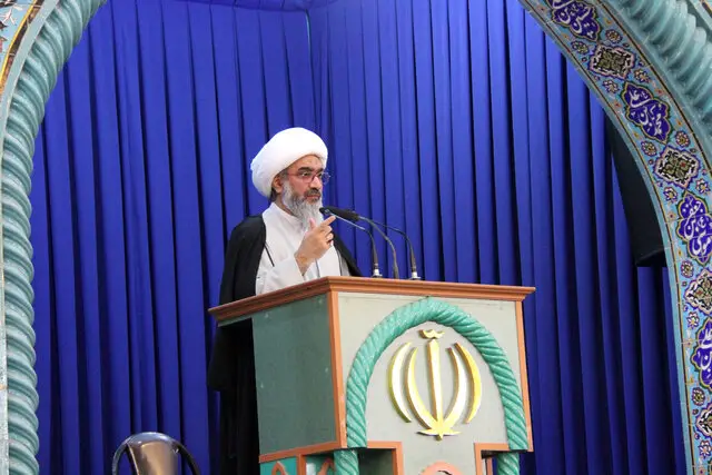 امام جمعه بوشهر خواستار کاهش قیمت کالاهای اساسی در مناطق مرزی شد؛ آیا مردم نفس راحتی خواهند کشید؟