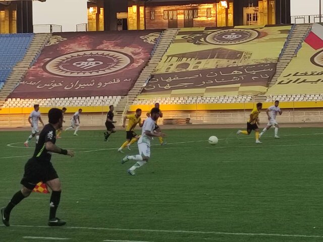 سپاهان و ذوب‌آهن در مسیر نفس‌گیر: برنامه فشرده و سرنوشت‌ساز تا پایان نیم‌فصل لیگ