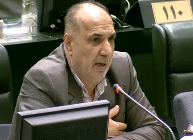 بیاتی از دولت خواست: نظارت بر بازار را جدی‌تر بگیرید تا آشوب‌ها خاموش بماند!