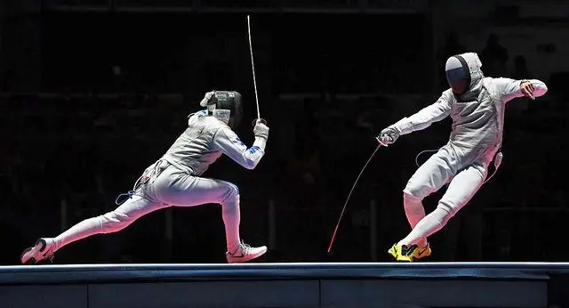 اردوی ملی پوشان شمشیربازی فلوره در کرمانشاه؛ تمرینات نفس‌گیر زیر نظر کادر فنی تیم ملی