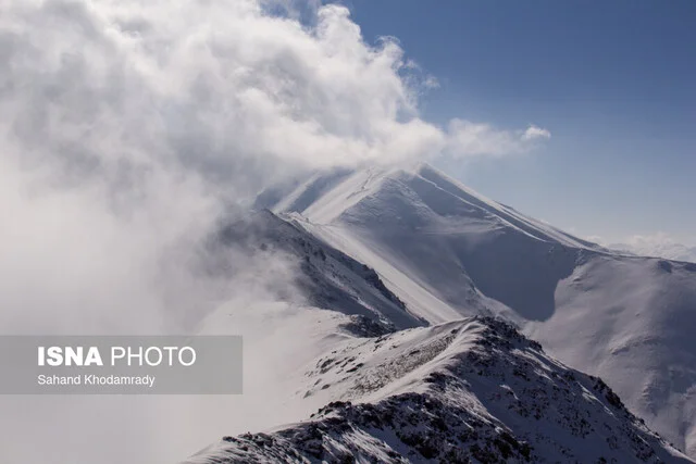 بارش‌های پراکنده برف و باران در ارتفاعات تهران؛ کولاک و مه غلیظ در راه است!