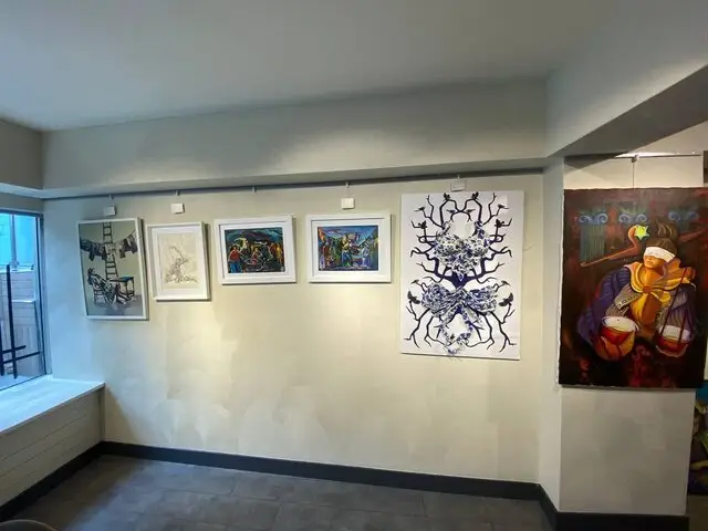 نمایشگاهی بی‌نظیر در یزد؛ 17 هنرمند تجسمی گرد هم آمدند!