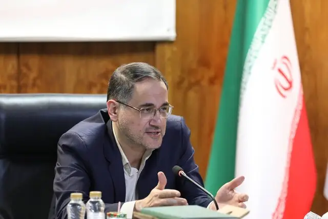 چرا میدان سیاست سنتی ایران دیگر جوابگو نیست؟ نگاهی به چالش‌های نوین کشور