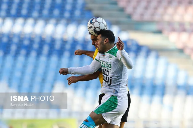 آزمون صدرنشین در اراک/ جدال تیم بدون ‌باخت در خارج‌ از خانه مقابل میزبانِ بحران‌زده