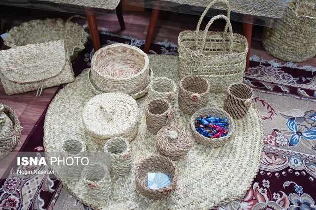 نمایشگاه حصیربافی مهر؛ همدلی هنرمندان جنوب فارس در بوم هنرهای دستی