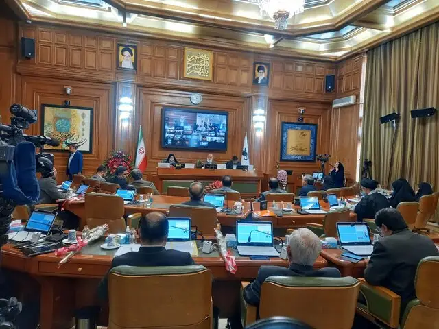 تراکم بحران در تهران؛ چرا مدیریت شهری از عقلانیت دور مانده است؟