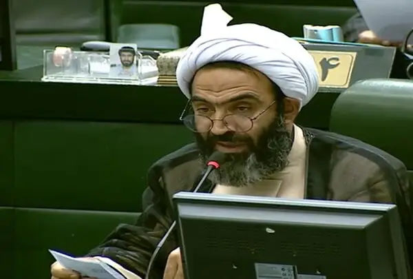 نماینده خمینی‌شهر فریاد زد: مجلس در سراسر کشور جایگاه واقعی‌اش را از دست داده است!