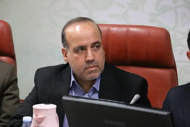 تعزیرات در کرمان به جنگ گران‌فروشان شب یلدا رفت؛ بازار زیر ذره‌بین شدید!