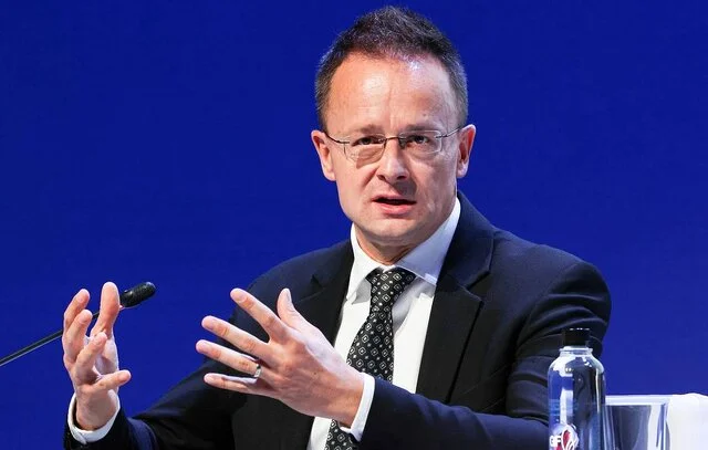 خنجر پشت‌پرده دبیرکل ناتو به مذاکرات صلح اوکراین در برلین!