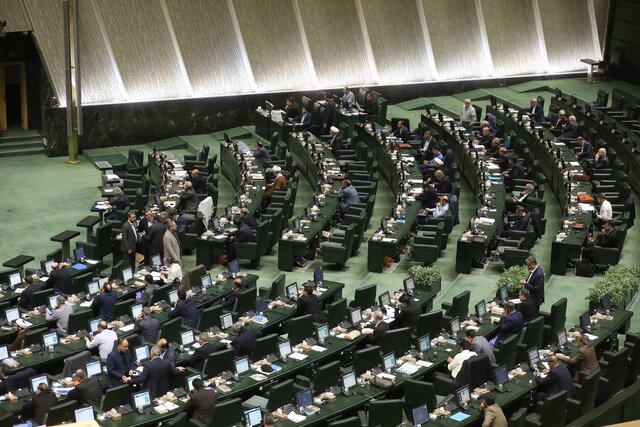 ۱۵۵ نماینده: سهل‌انگاری‌ در اجرای قانون بستر رشد برهنگی و سایر ناهنجاری‌ها را فراهم کرده است