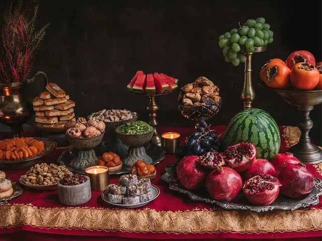 رازهای تغذیه‌ای شب یلدا که باید بدانید؛ از پرخوری تا انتخاب میوه‌ها!