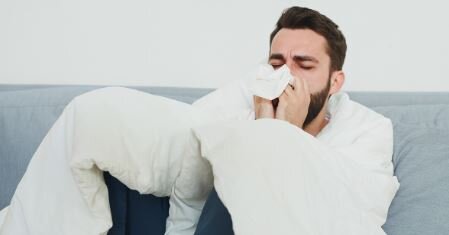 سرماخوردگی چگونه خطر ابتلا به کرونا را نصف می‌کند؟ راز عجیب رینوویروس فاش شد!