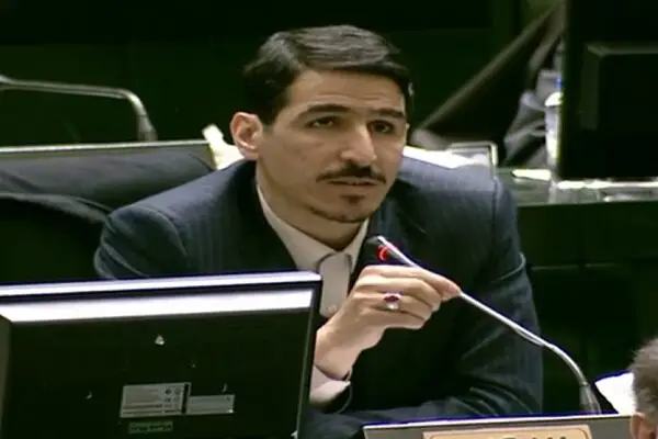 نماینده تهران: افزایش ۲۰ درصدی حقوق، ضربه‌ای به عدالت اجتماعی است!