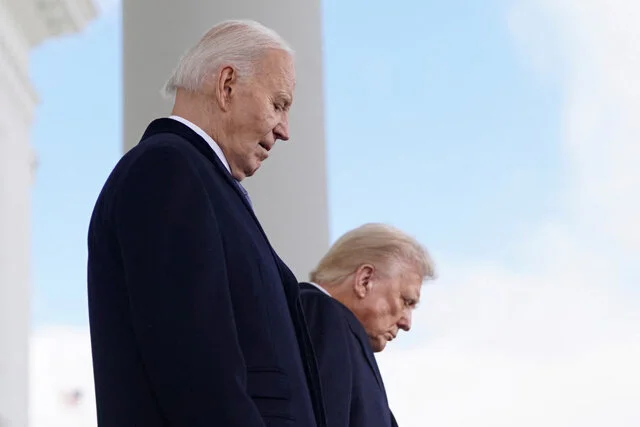 ترامپ با هر روزی که می‌گذرد بیش از پیش شبیه بایدن می‌شود؛ چه اتفاقی در حال رخ دادن است؟