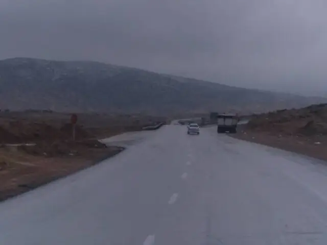 ۱۲ محور حساس فارس زیر بارش برف و باران؛ هشدار جدی لغزندگی جاده‌ها!