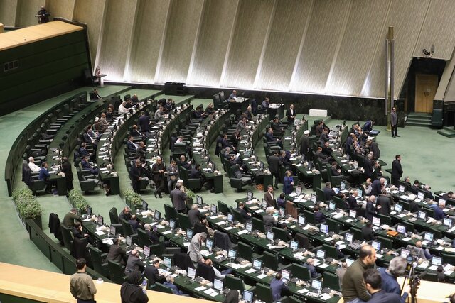 واکنش نمایندگان مجلس به گرانی بلیت هواپیما: توقف فوری افزایش قیمت خواسته شد