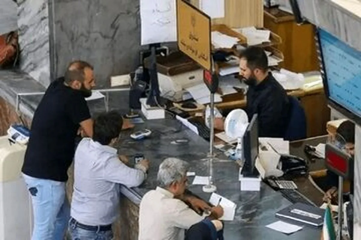 ساعت کاری بانک‌ها و دستگاه‌های دولتی از اول دی ماه تغییر کرد؛ جزئیات مهمی که باید بدانید!