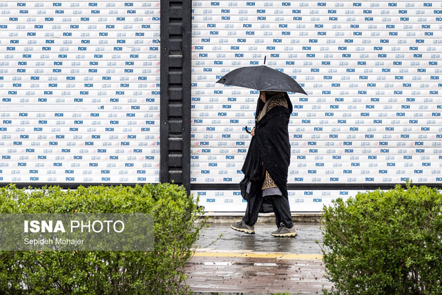 بارش‌های گسترده و کاهش محسوس دما در نیمه شمالی کشور؛ کدام استان‌ها درگیر باران شدند؟