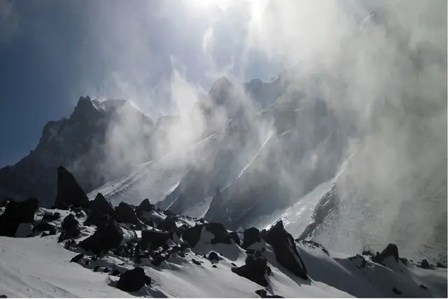 نفوذ هوای سرد به لرستان؛ بارش برف و رعدوبرق در راه است!