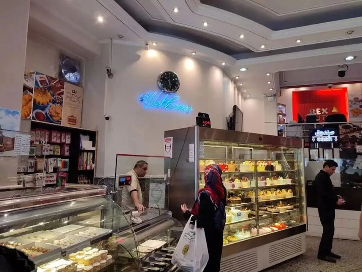 شیرینی‌فروشان در آستانه یلدا: خرید شیرینی نصف شد، علت چیست؟