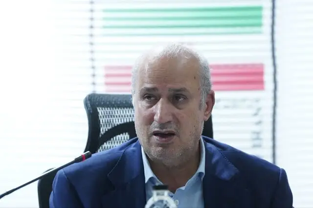 تاج: اگر شعار نژادپرستانه سر داده شود داور بازی را متوقف می‌کند