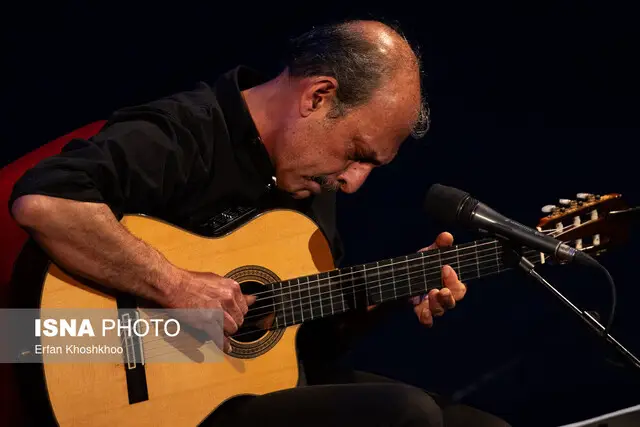 وقتی سهیل نفیسی با یک گیتار، صحنه را تک‌نفره به تسخیر درآورد!