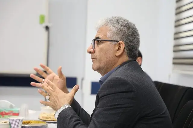 رئیس دانشگاه علوم پزشکی قم: چرا پژوهش‌های عملی همچنان در سایه مانده‌اند؟