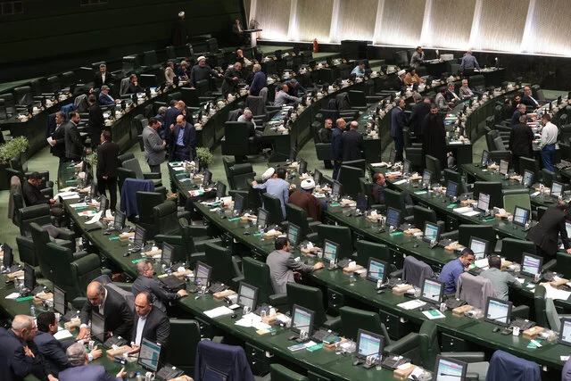 مخالفت مجلس با رسیدگی یک فوریتی به لایحه‌ای درباره اصلاح بندی از قانون انتخابات شوراها