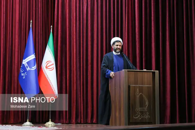 رئیس دانشگاه فردوسی مشهد: دانشگاه نهادی است که می‌تواند جهان را رهبری کند