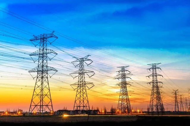 شرکت برق منطقه‌ای خوزستان چگونه قهرمان اوج بار تابستان ۱۴۰۴ شد؟