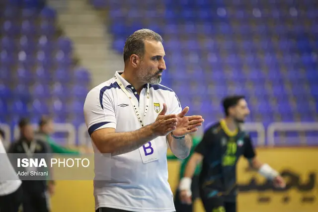 سرمربی سپاهان‌نوین: تیم جوان و پرامید در مسیر شکوفایی در لیگ برتر هندبال