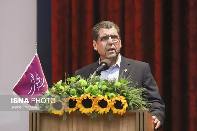 رئیس دانشگاه فردوسی: دانشگاه‌ها می‌توانند جهان را در مسیر تحول رهبری کنند