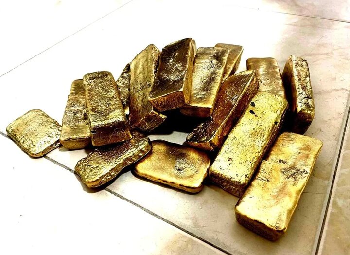 رئیس اتحادیه طلا کرمانشاه هشدار داد: خرید و فروش هیجانی طلا می‌تواند جیب شما را خالی کند!