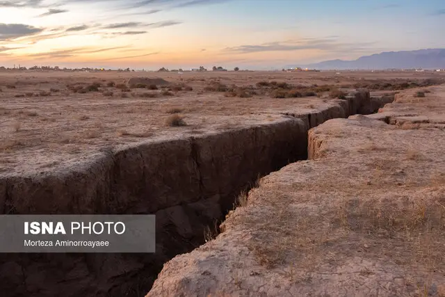 فرونشست زمین در خراسان رضوی ۵ برابر فارس؛ هشدار جدی درباره نابودی آبخوان‌ها