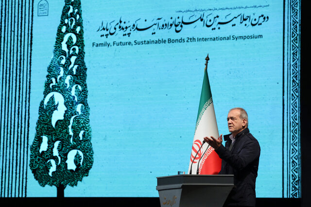 اخبار سیاسی ۱۰ آذر؛ توصیه پزشکیان به والدین/انتقاد اژه‌ای از انقلابی‌های دوآتشه/تاکید قالیباف بر کنشگری زنان