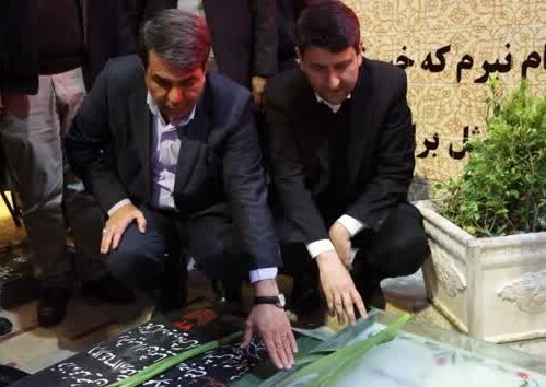 وزیر ارتباطات وارد کرمان شد/ ادای احترام به سردار سلیمانی و همرزمانش