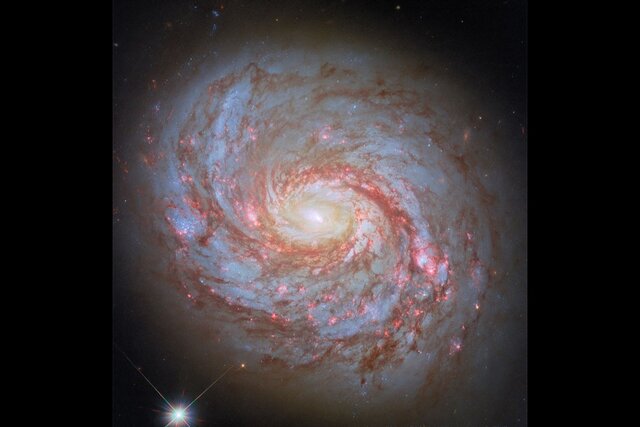عکس روز ناسا از یک کهکشان مارپیچی با مرکز فعال