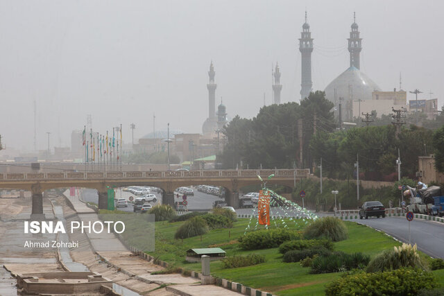 هشدار جدی هواشناسی قم: کیفیت هوا برای همه گروه‌ها ناسالم شد!