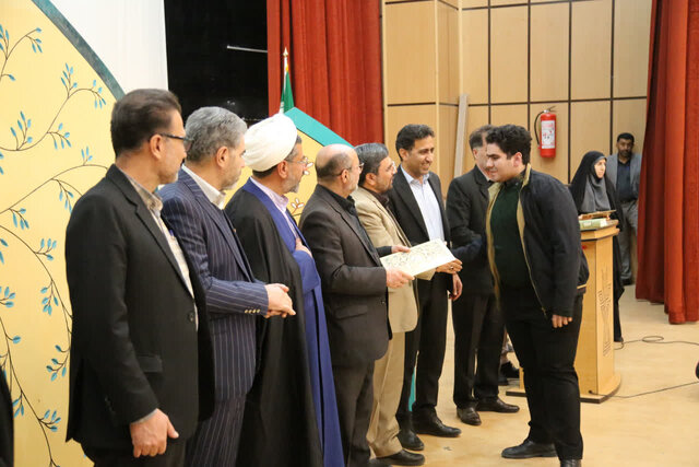 اختتامیه باشکوه جشنواره قرآن و عترت وزارت بهداشت در شهرکرد؛ راز موفقیت دانشجویان سلامت چیست؟
