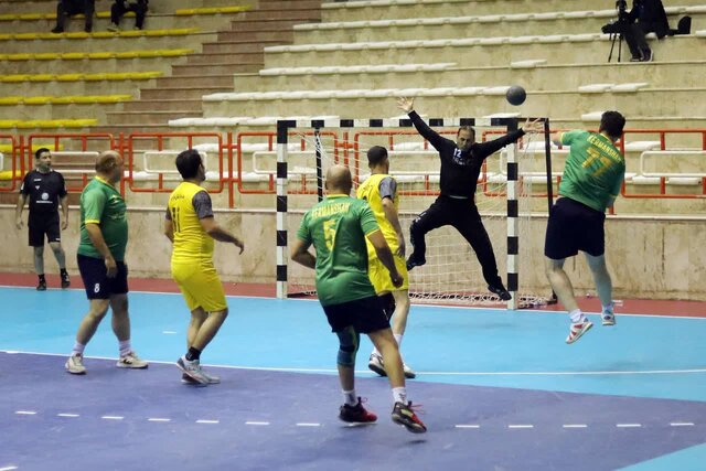 کرمانشاه درخشان‌ترین قهرمان هندبال پیشکسوتان کشور شد؛ هیجان پنج روزه پایان یافت